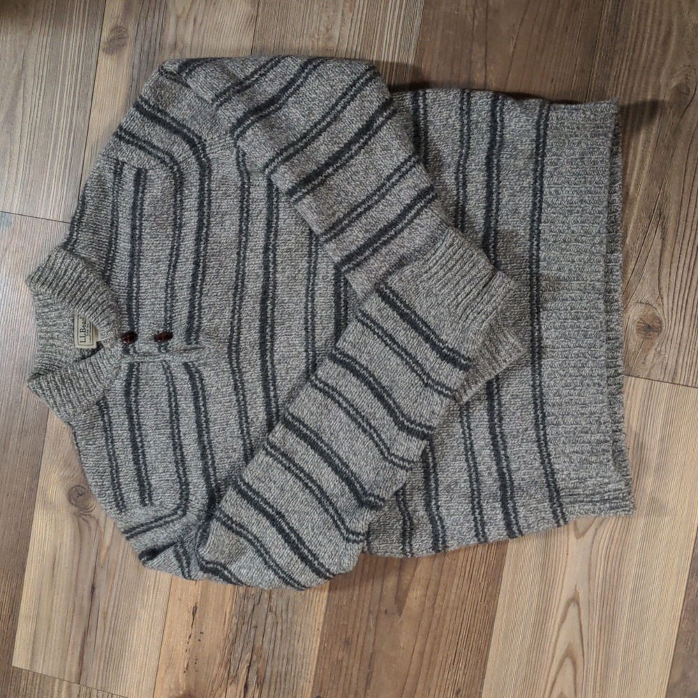 BOGO 💥 LL Bean 100% Lambswool Sweater